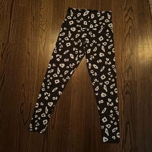 Onzie leopard leggings